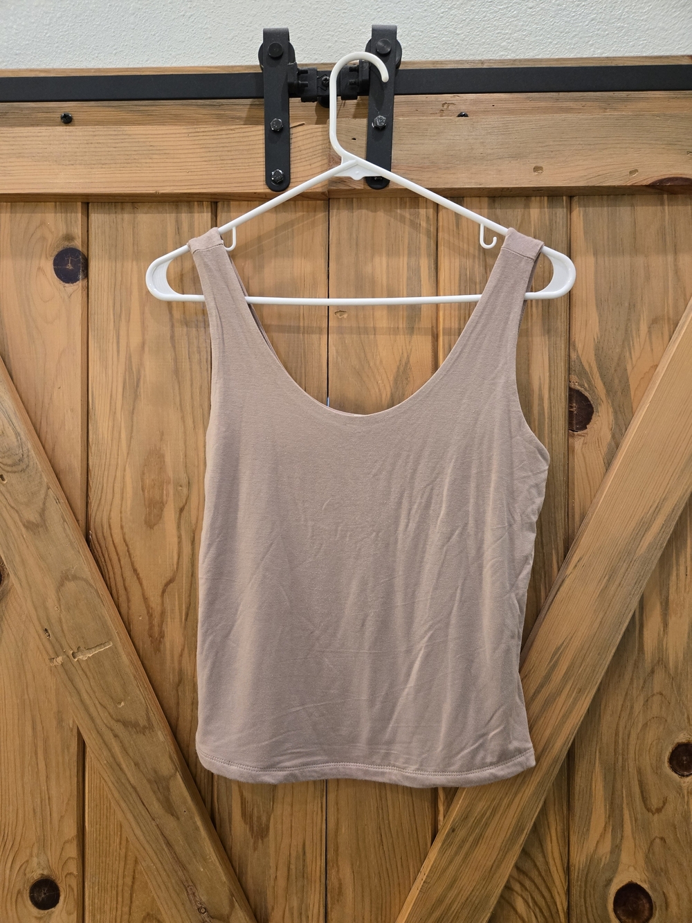 BE COOL Women's Scoop Neck Tank Top - Taupe